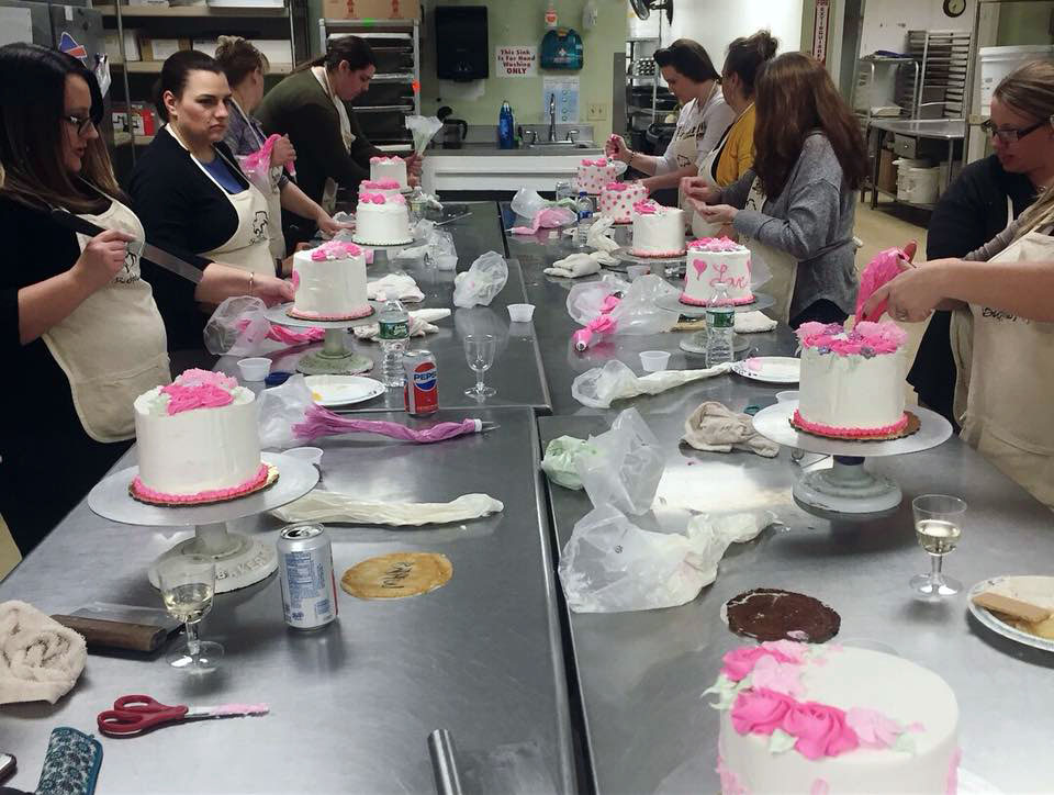 PHOTOS: Cake decorating class at Carlo's Bakery